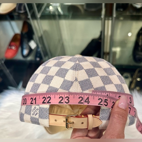 LOUIS VUITTON WOMENS CAPS - Picture 5 of 5